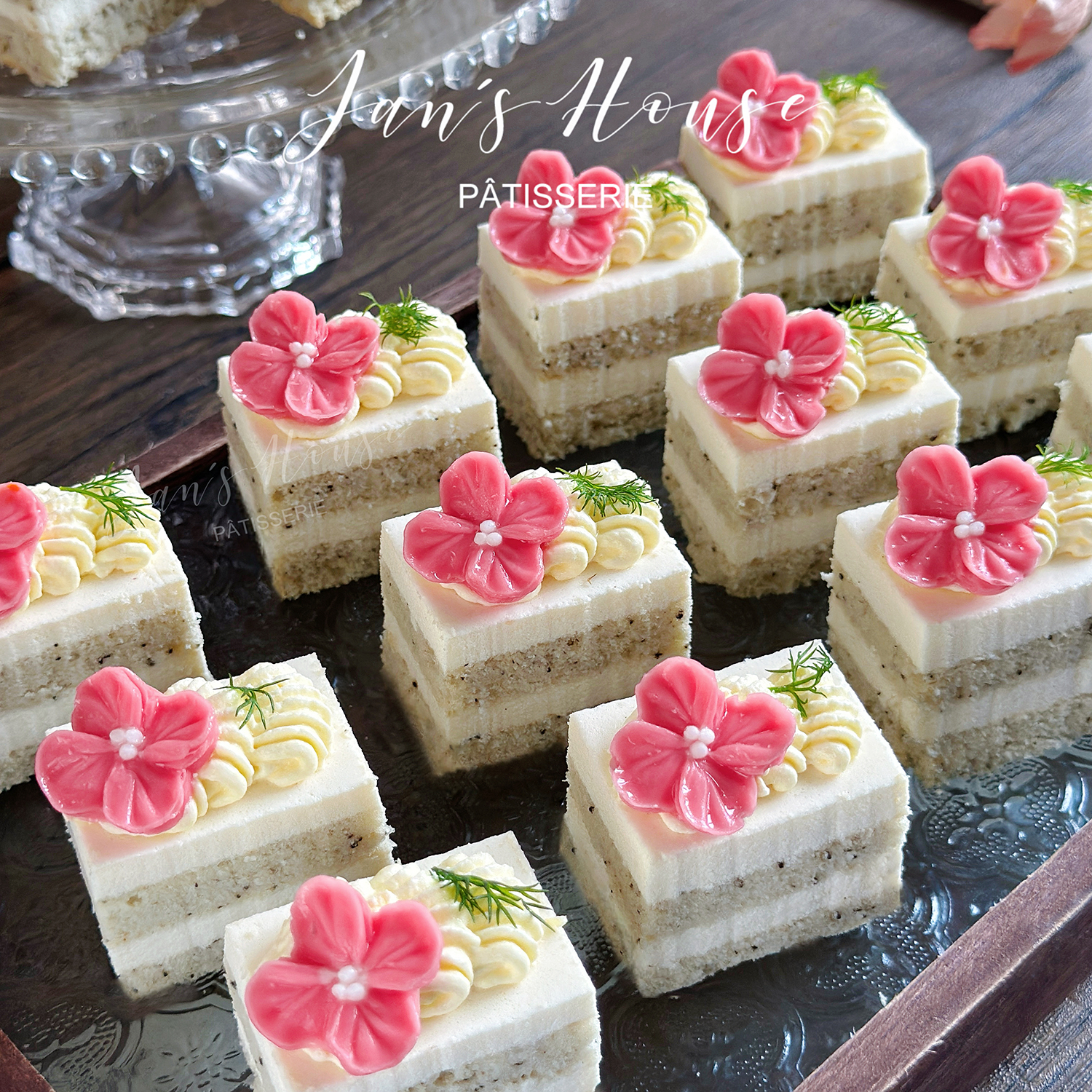 简屋25款蜜桃乌龙慕斯切块蛋糕动物奶油茶歇自助摆台专用冷冻蛋糕