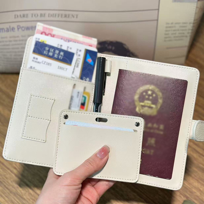 TUSCANS短款车缝线真皮护照夹简约钱包卡包证件包双鱼