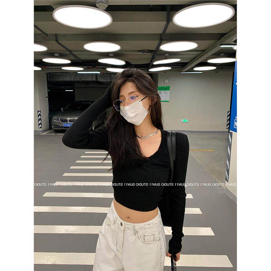 2025早春新款白色针织衫设计利基长袖下摆衬衫百搭别致上衣女装