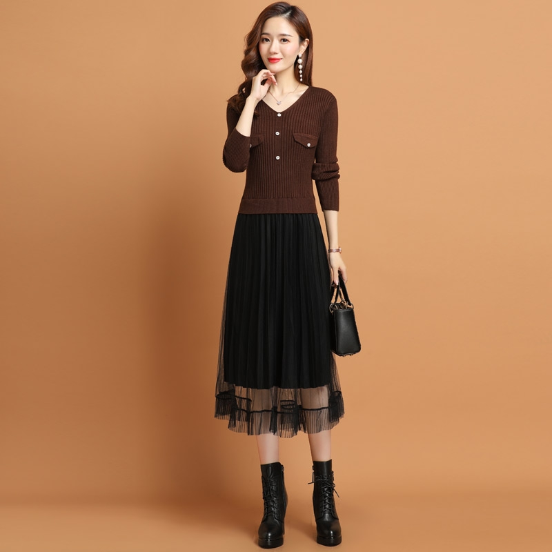 气质假两件套打底v领裙子