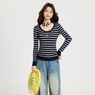 韩系撞色条纹U型领内搭针织衫女2026春季设计感修身显瘦打底上衣