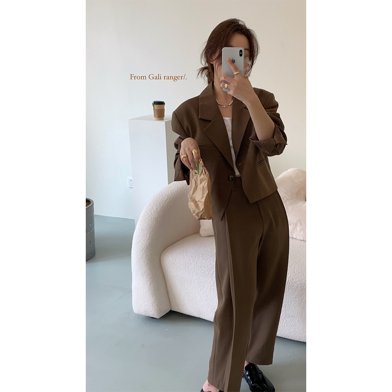 小个子韩版休闲咖色西装外套