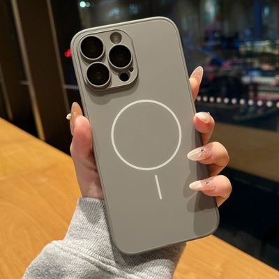 磨砂肤感磁吸苹果手机壳防摔软
