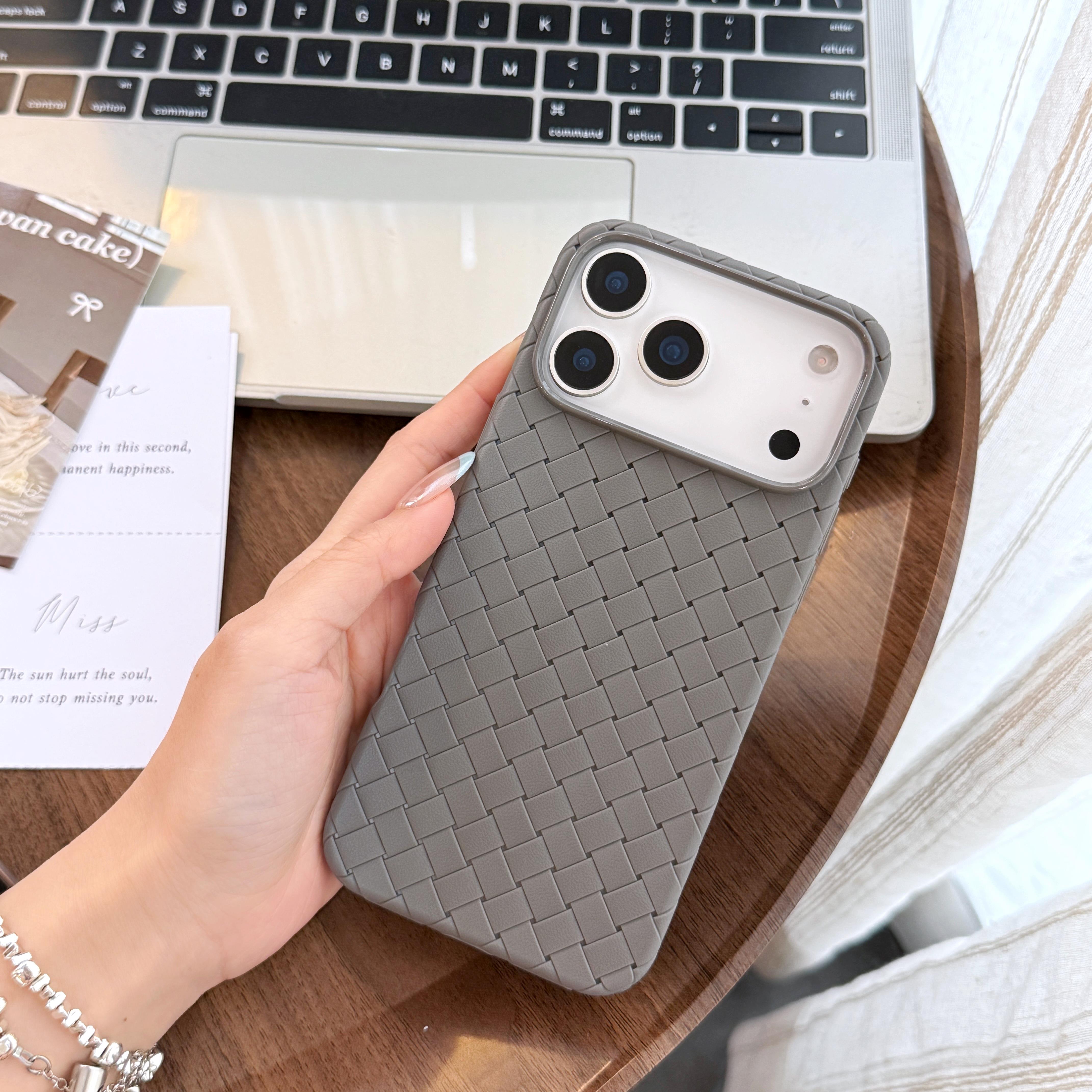 透气散热编织纹适用苹果17手机壳