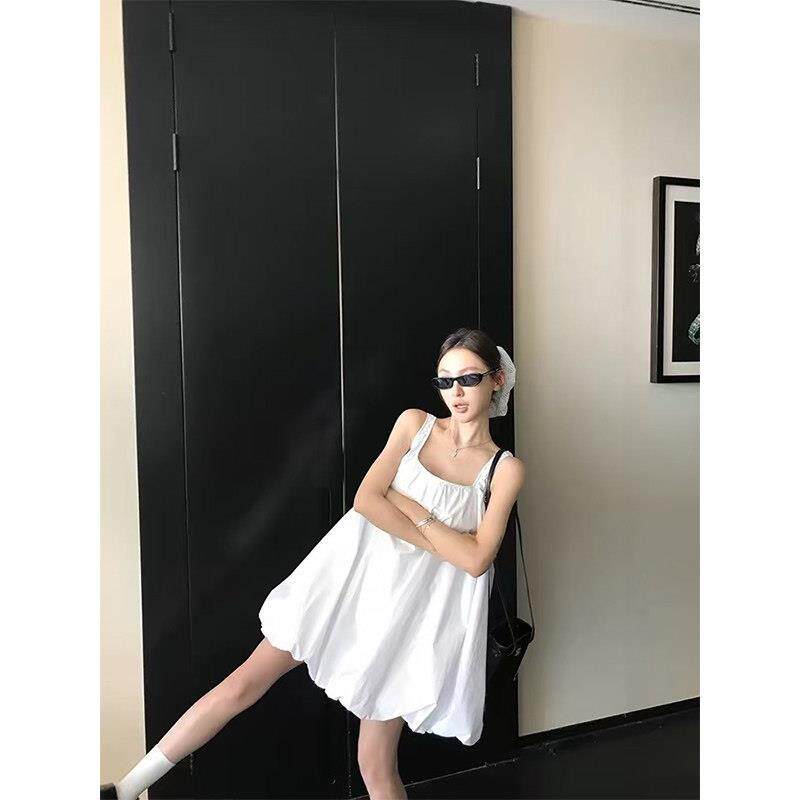 UM白色吊带背心连衣裙女夏季韩系气质显瘦休闲小个子短款花苞裙子