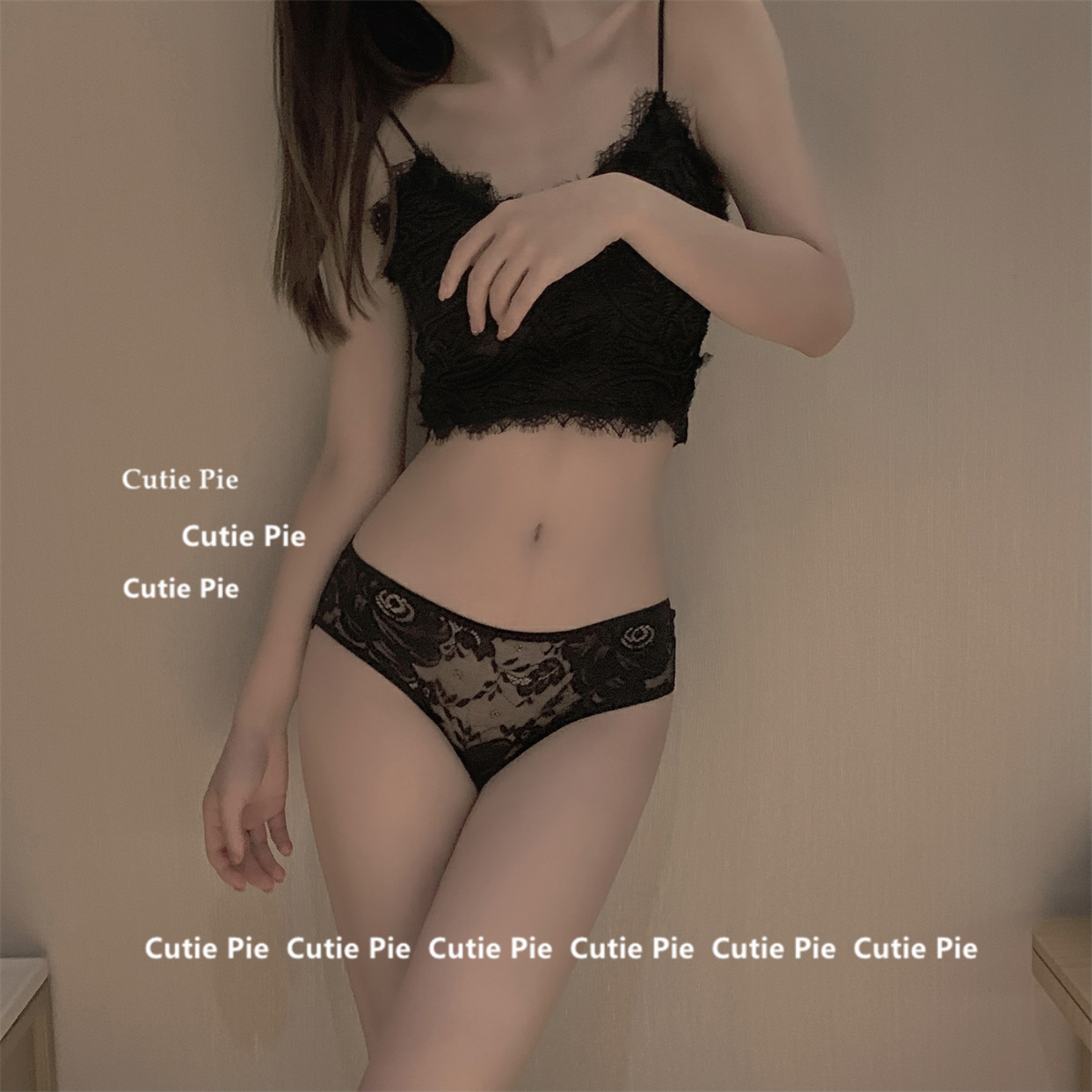 cutie：浮想联翩 性感镂空蕾丝内裤青年低腰火辣交叉细带少女