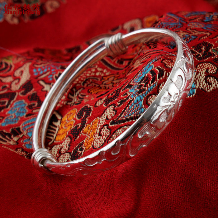 999纯银手镯足银女士手工定制银伸缩光面刻花推拉纯银镯子送妈吗