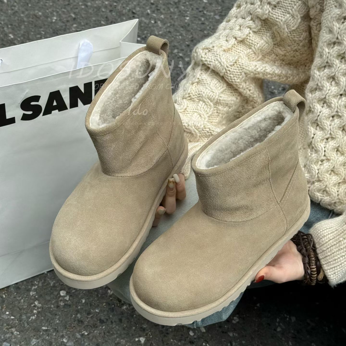 皮毛一体圆头套筒平底保暖雪地靴