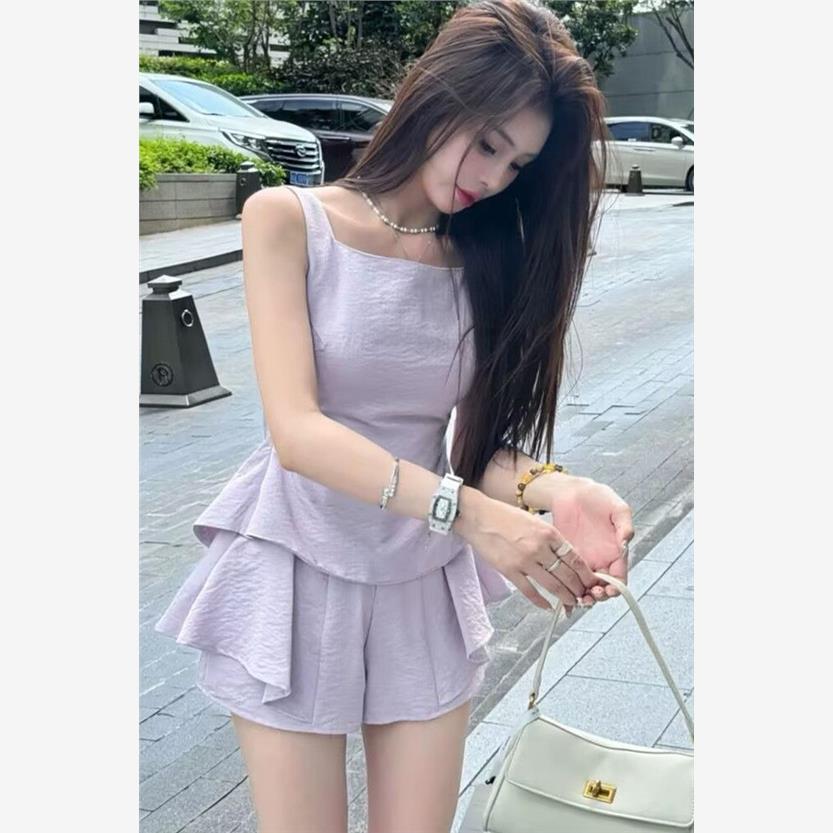 夏天巨好看的套装女2025新款纯欲风露腰背带上衣荷叶边短裙两件套