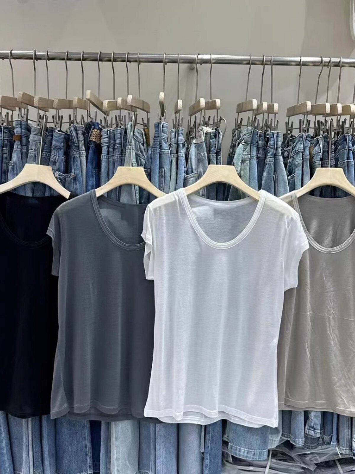 [SPOT] TENCEL IS EASY TO WEAR SOFT AND COMFORTABLE U-NECK CLAVICLE MASK SHORT SLEEVE T-SHIRT WOMENS SUMMER EUROPEAN STATION WOMENS TOP