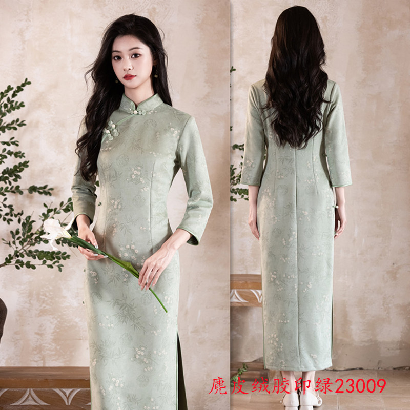 麂皮绒长款七分袖旗袍秋季新款复古国风年轻少女款日常旗袍裙优雅