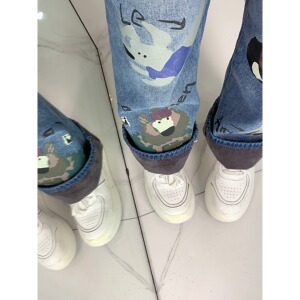 加绒加厚涂鸦印花高街牛仔裤女设计感高腰宽松阔腿裤图片