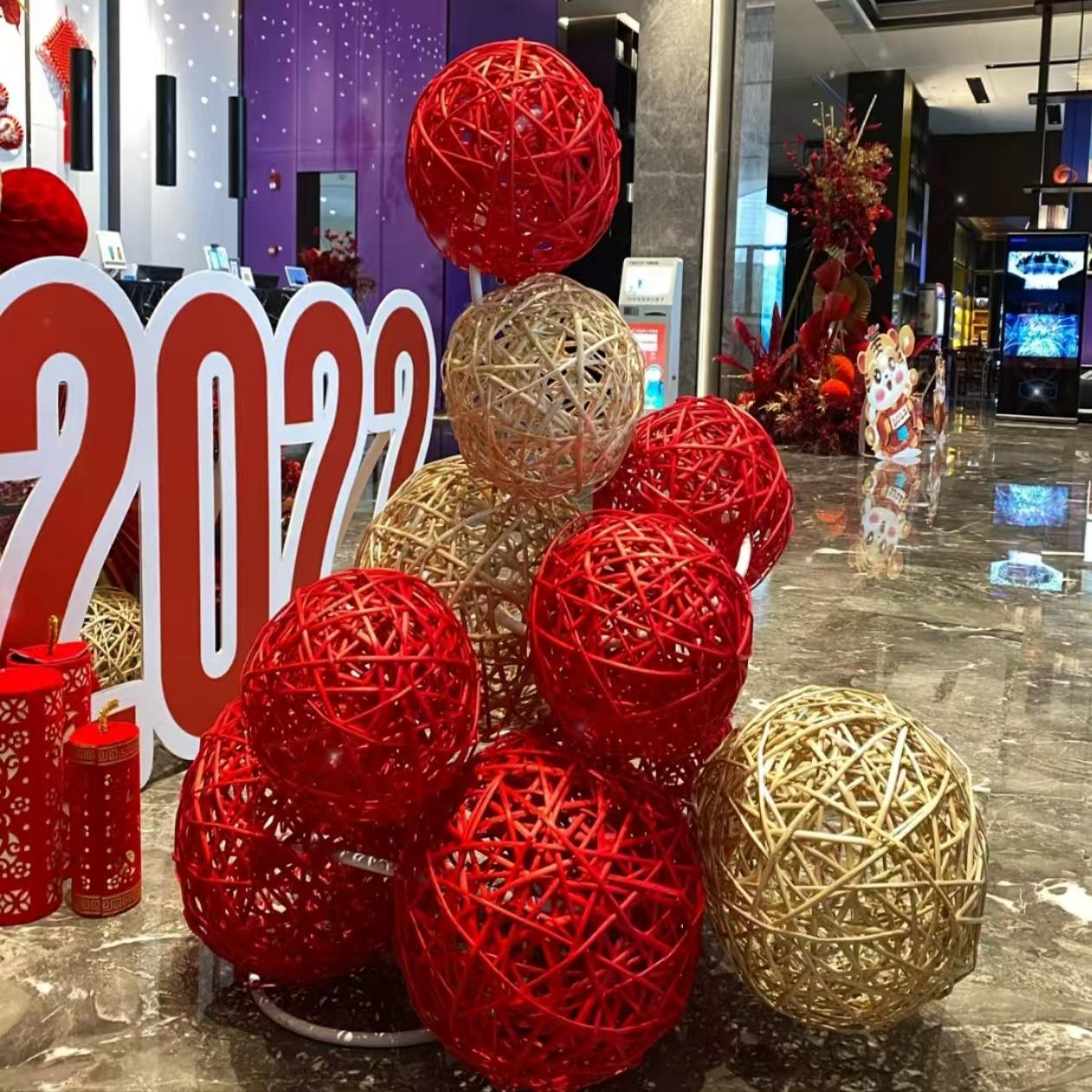 户外商场橱窗树木幼儿园氛围挂件