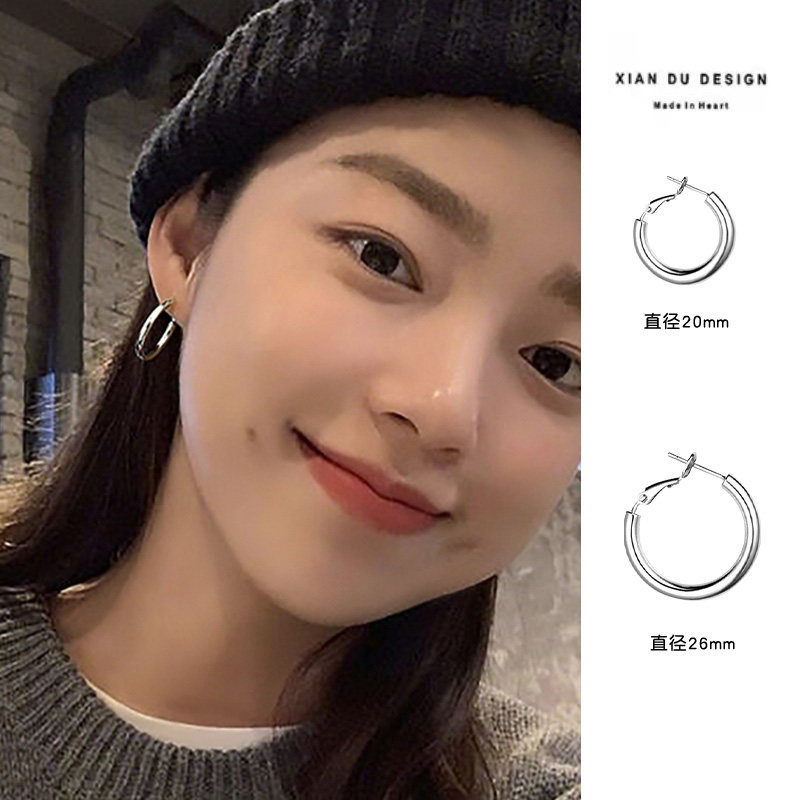 辣妹风耳环圆圈2025年新款潮冷淡风耳钉女耳圈欧美情侣简约耳饰