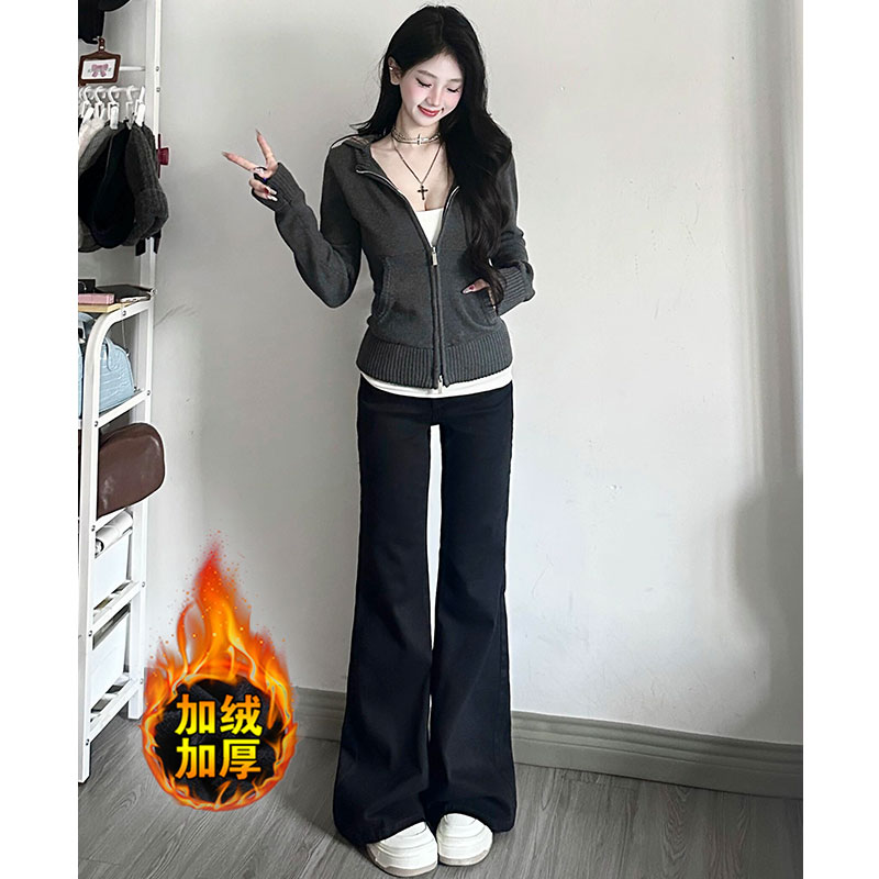 黑色加绒低腰不贴腿微喇牛仔裤女图片