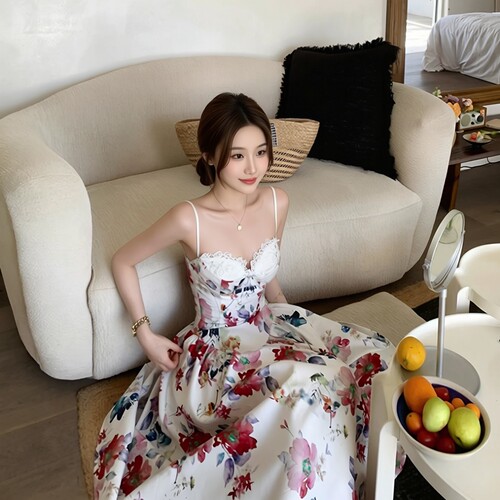 度假风碎花吊带裙高级感法式蕾丝花边拼接吊带连衣裙收腰印花长裙