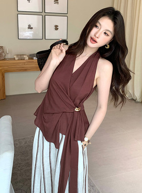 夏季度假风美女必入韩系慵懒风咖色无袖挂脖收腰显瘦上衣晚装2026