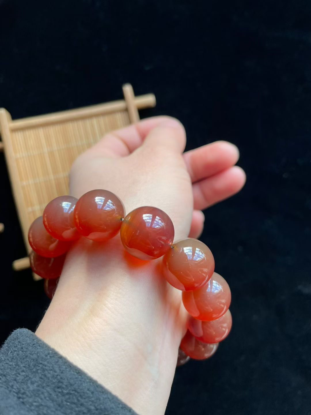 16+34克血蜜绿膜手串
