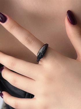 复古做旧风黑色潮流蛇形戒指