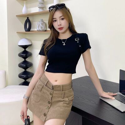排扣设计低腰洋气牛仔裙女紧身显瘦时尚小众防走光半身包臀短裙潮