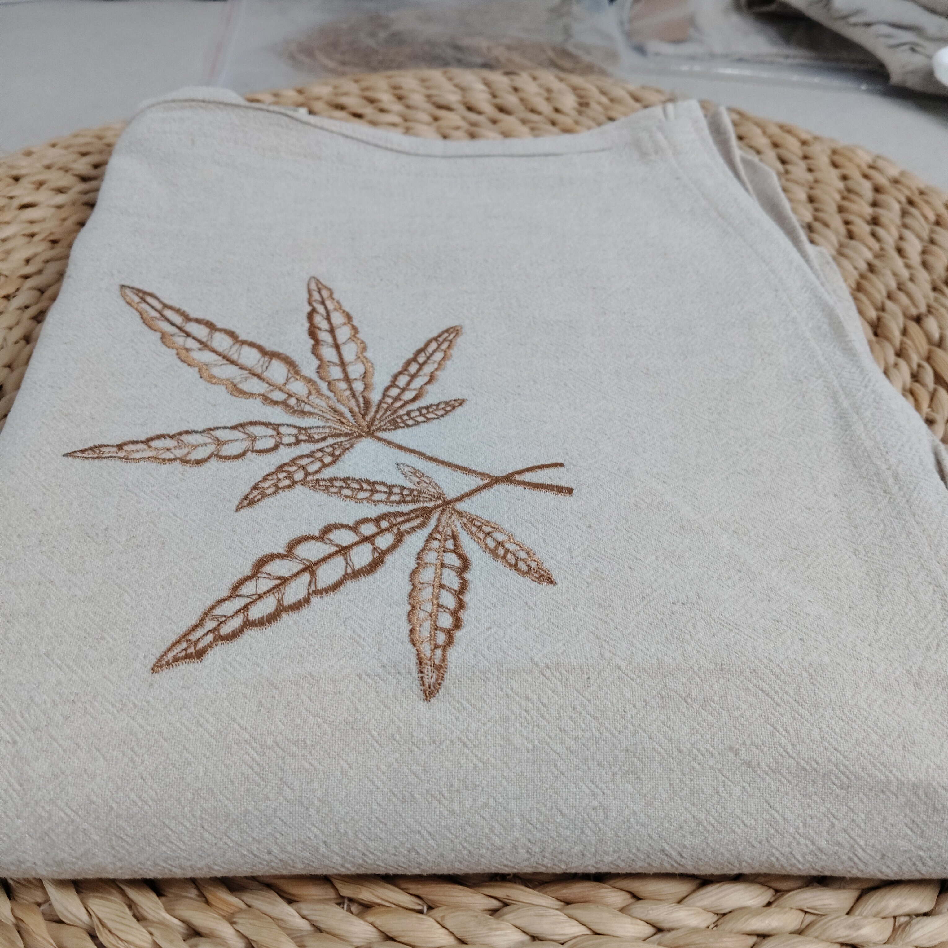 100%汉麻单人床单，四边绣鱼骨纹床单，乳白色双人老陈麻可做衣服