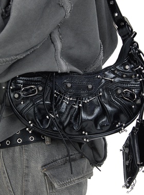 WCH铆钉穿刺黑色机车朋克风巴黎平替街头潮流皮质单肩斜挎腋下包