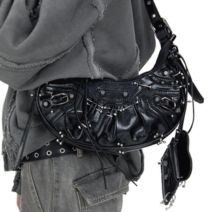 WCH铆钉穿刺黑色机车朋克风巴黎平替街头潮流皮质单肩斜挎腋下包