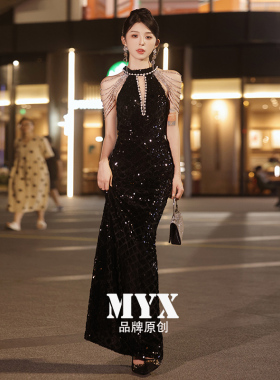 黑色晚礼服女宴会高贵优雅性感挂脖轻奢小众修身鱼尾高档年会长裙
