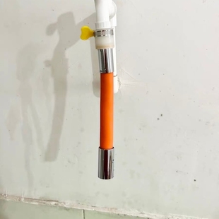 可弯曲冷热加长进水软管定型神器万向旋转过滤龙头通用水管防溅头