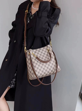 Valen Fanny华伦·梵妮棋盘格8616大容量托特气质单肩斜挎水桶包