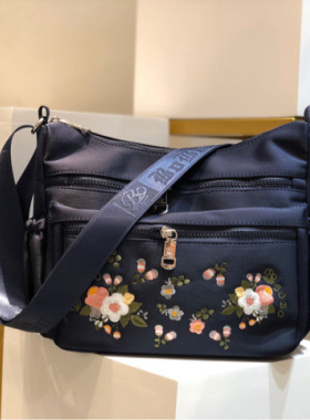 博卜国风刺绣9505斜挎单肩包牛津布中年妈妈包帆布防水尼龙大容量