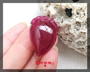 洪福奇宝蒂斯雅碧玺红宝红系Rubellite艳丽藏品吊坠镶嵌吊扣直戴