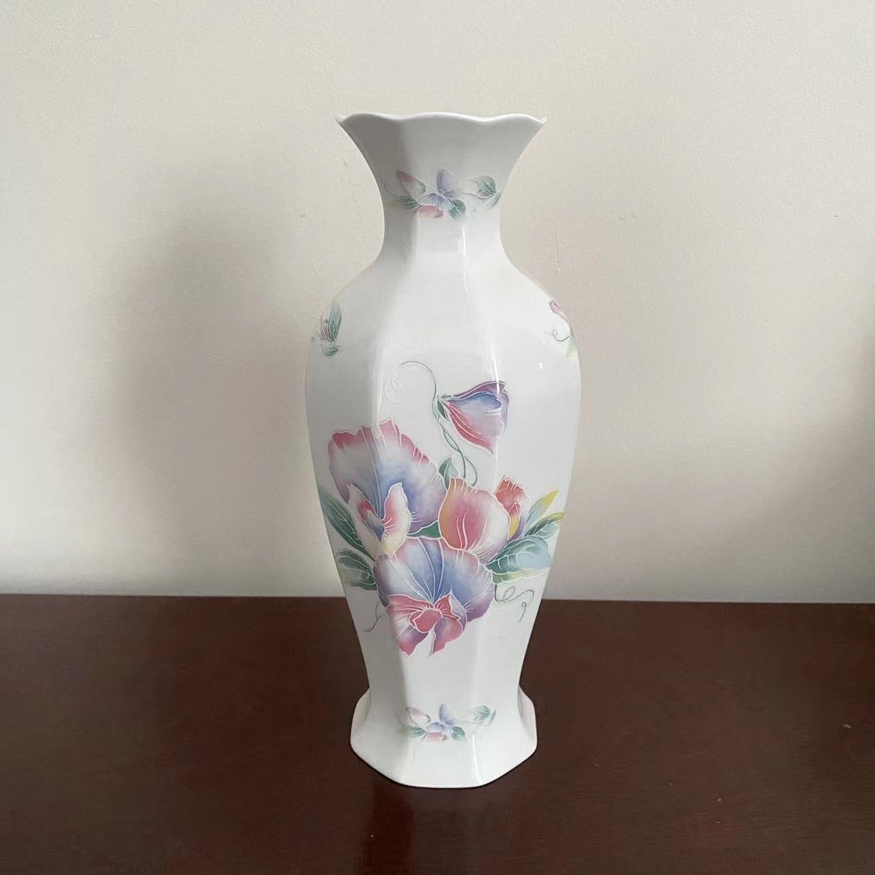 AYNSLEY 安兹丽 Little Sweetheart 小甜心八角花瓶 英国骨瓷花器图片