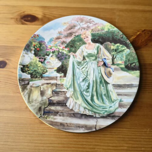 Royal Doulton 皇家道尔顿 1991年 Fair Lady 贵妇人装饰盘收藏碟