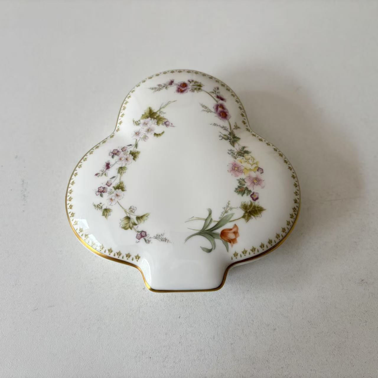 Wedgwood 韦奇伍德 MiraBelle 三叶草首饰盒 英国描金饰瓷罐 盖盒