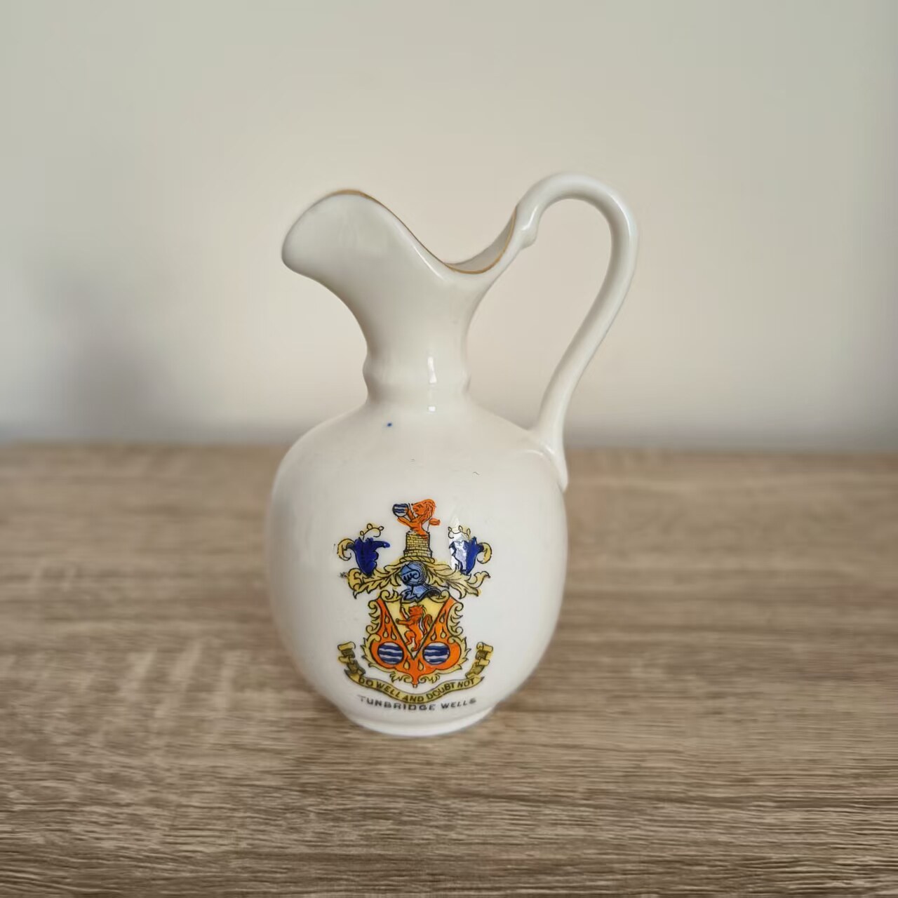Arcadian 阿卡迪安 英国温泉古镇手绘徽章收藏纪念瓷摆件迷你瓷壶