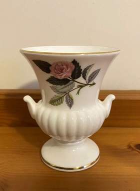 Wedgwood 韦奇伍德 Hathaway Rose 英国骨瓷海瑟薇玫瑰花瓶 摆件