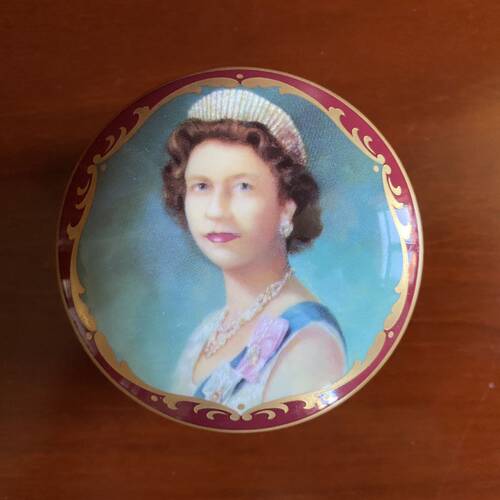 Coalport 科尔伯特 英国女王金禧 2002年限量收藏首饰盒 纪念瓷罐