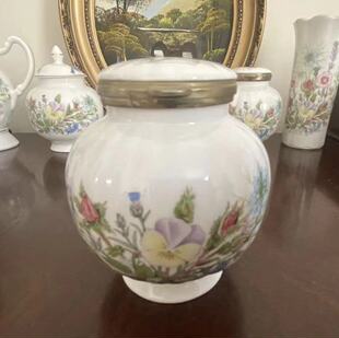 AYNSLEY 安兹丽 WILD TUDOR 都铎野花描金骨瓷翻盖罐 装饰首饰盒