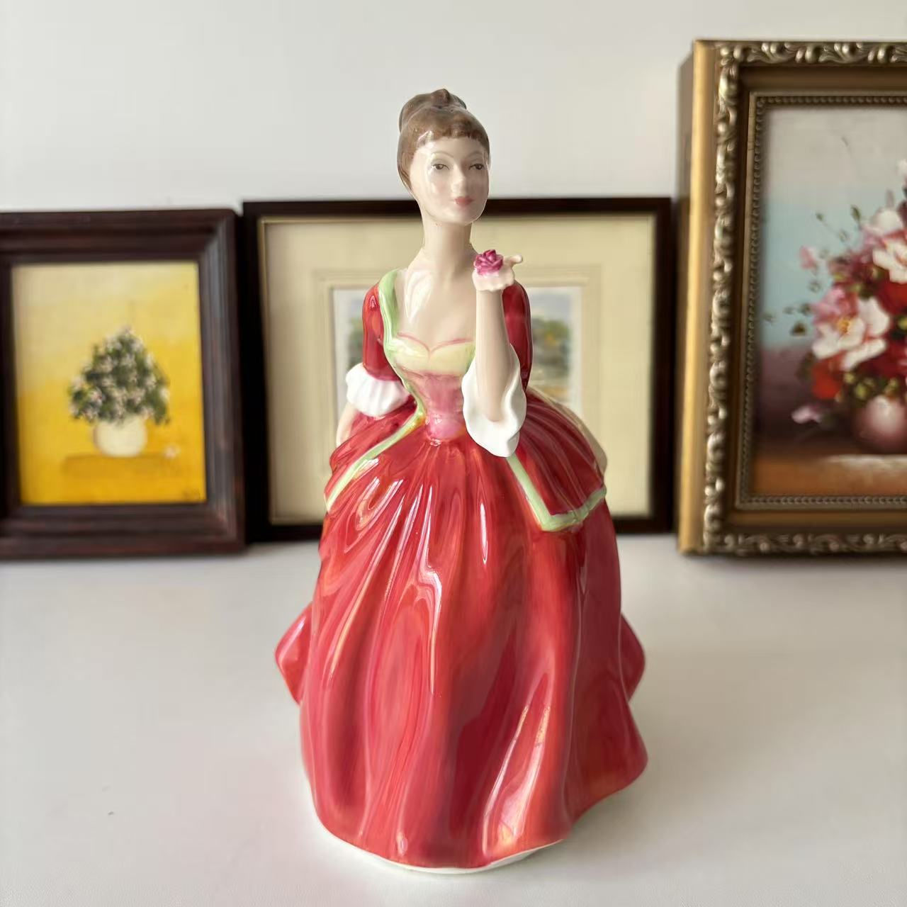 Royal Doulton 皇家道尔顿 英国 1996年 爱之花限量收藏瓷偶摆件