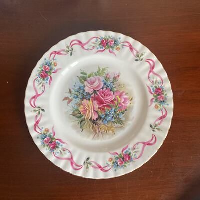 Royal Albert 皇家阿尔伯特 生日礼品收藏盘 花卉装饰赏盘 展示碟