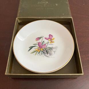 Royal Worcester 皇家伍斯特 英国原盒中古花卉摆饰碟 首饰碟瓷盘