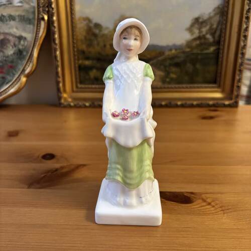 Royal Doulton 皇家道尔顿 1981年产捧花女孩瓷偶 中古收藏瓷摆件