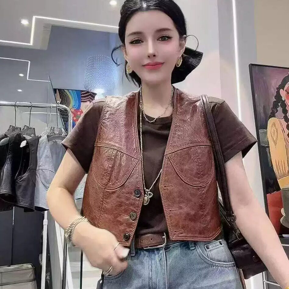 网红同款真皮马甲女短款V领时尚气质纽扣装饰无袖百搭显瘦背心