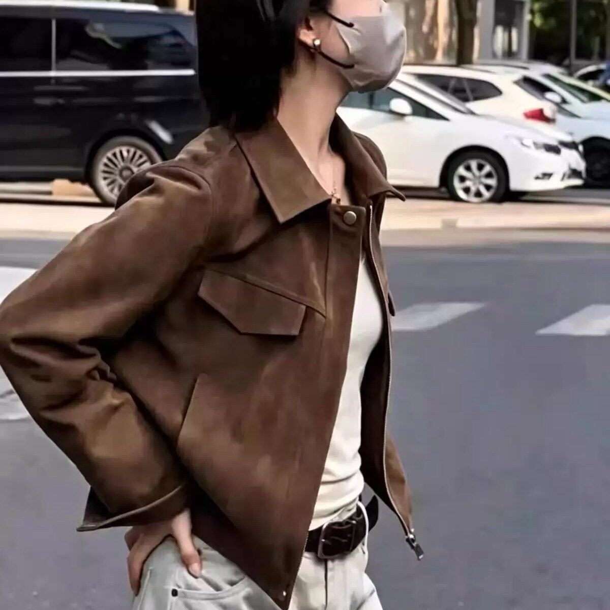 海宁真皮复古翻领短款皮衣女
