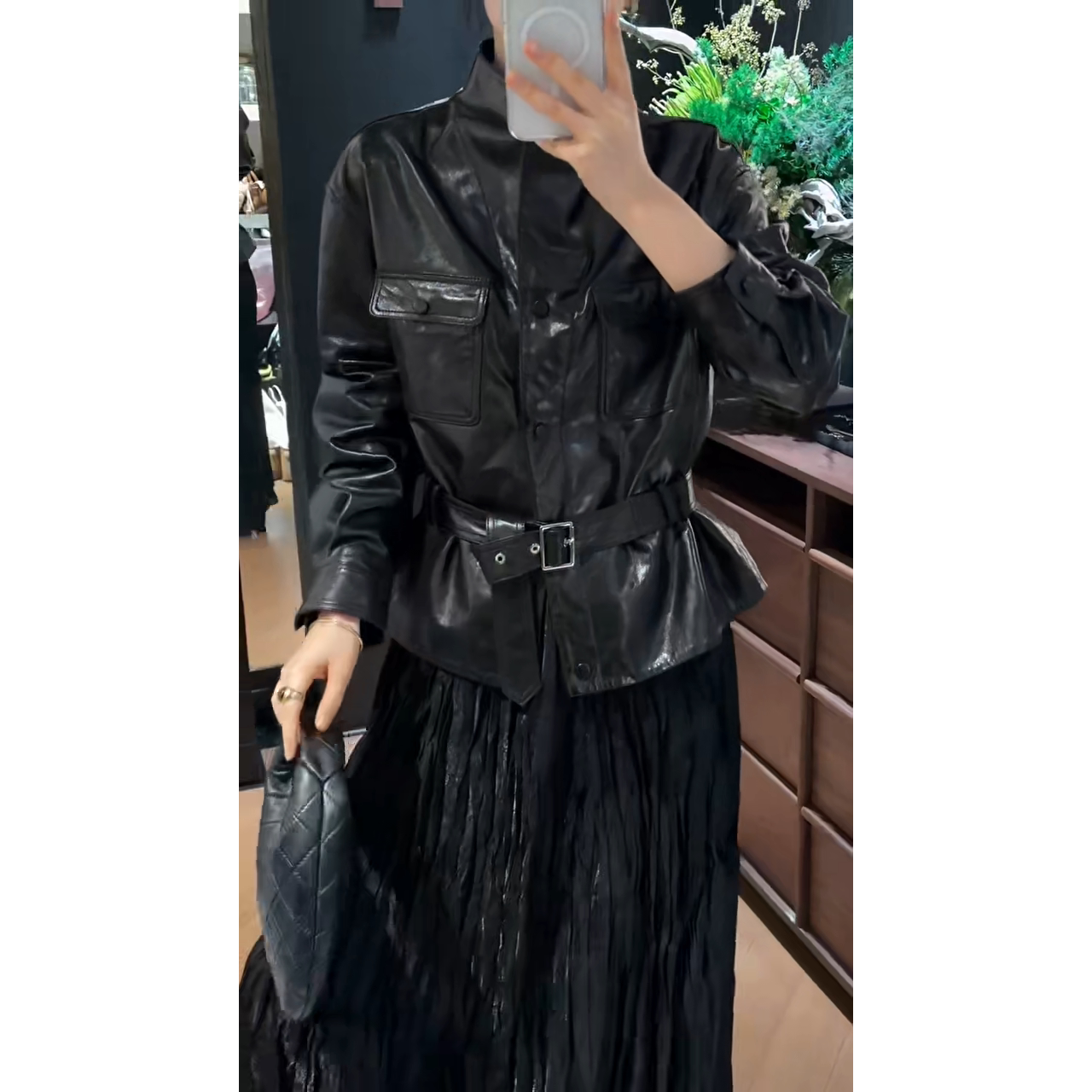 时尚新款真皮皮衣女款修身收腰腰带短款外套高级感长袖皮夹克外套