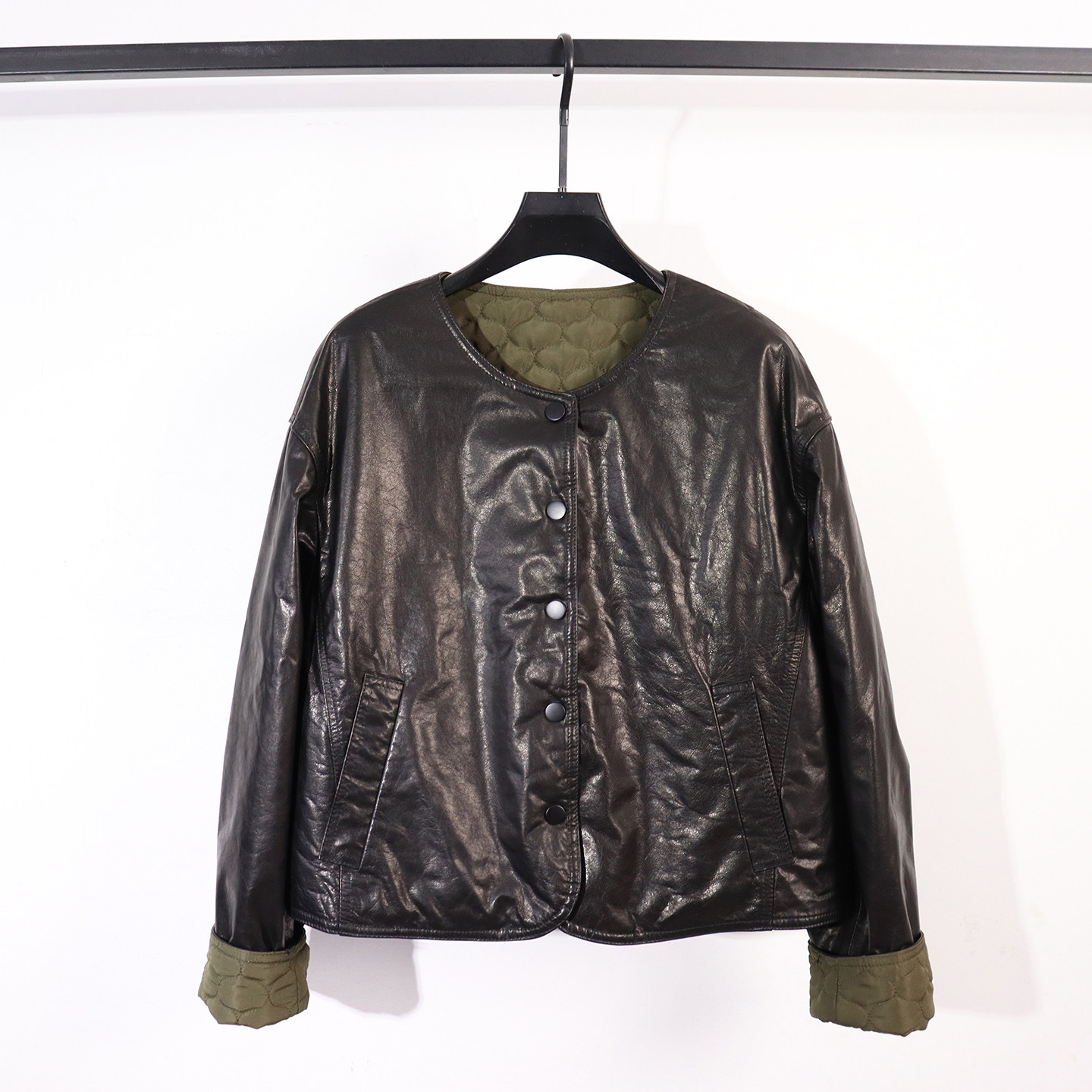 新款时尚百搭真皮皮衣女短款圆领单排扣夹棉两面穿绵羊皮夹克外套