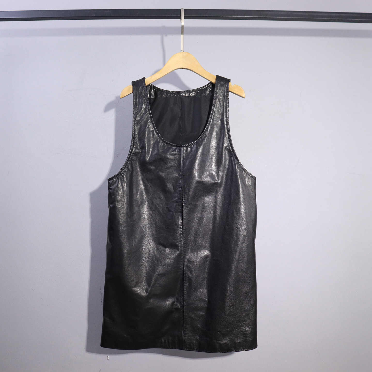 新款真皮油蜡皮马甲裙女款时尚百搭显瘦气质中长款无袖背心连衣裙