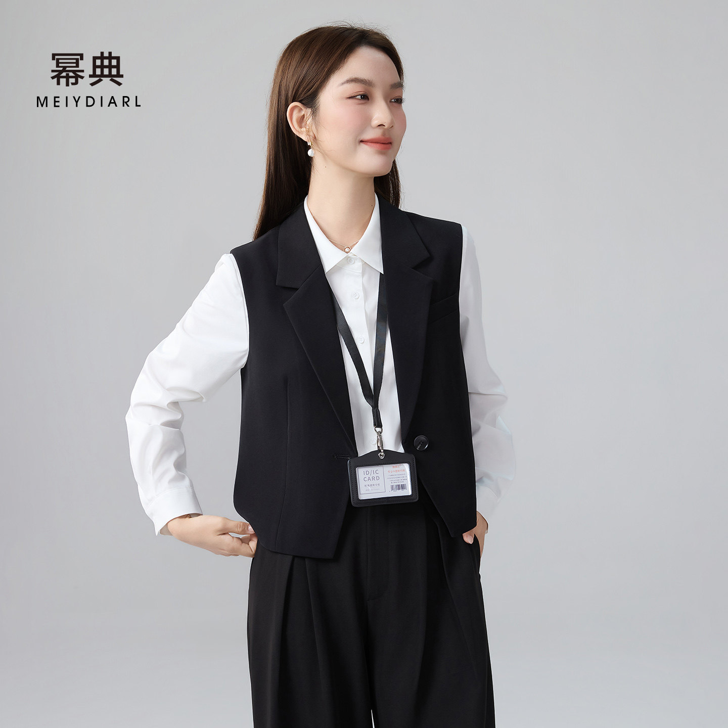 幂典黑色西装马甲女春正装通勤简约工装商务上班坎肩无袖马夹外套 - 实物图