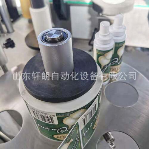 洗衣液贴标机 洗手液消毒液日化品圆贴标机 塑料精油贴标机